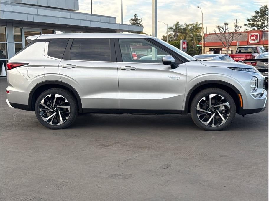 2025 Mitsubishi Outlander PHEV SE