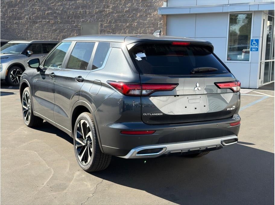 2025 Mitsubishi Outlander PHEV SE