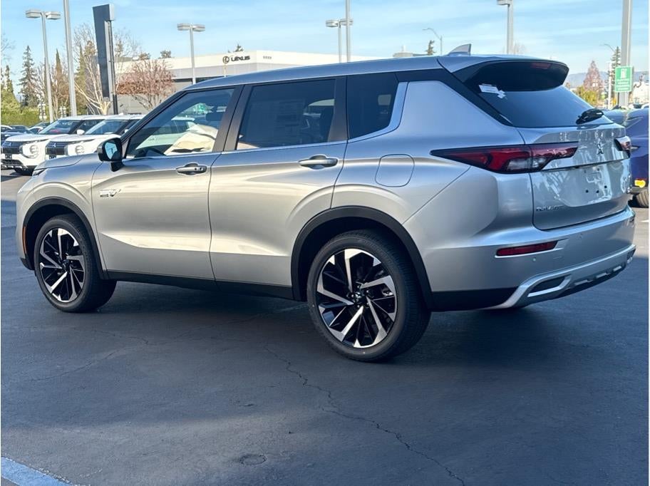 2025 Mitsubishi Outlander PHEV SE