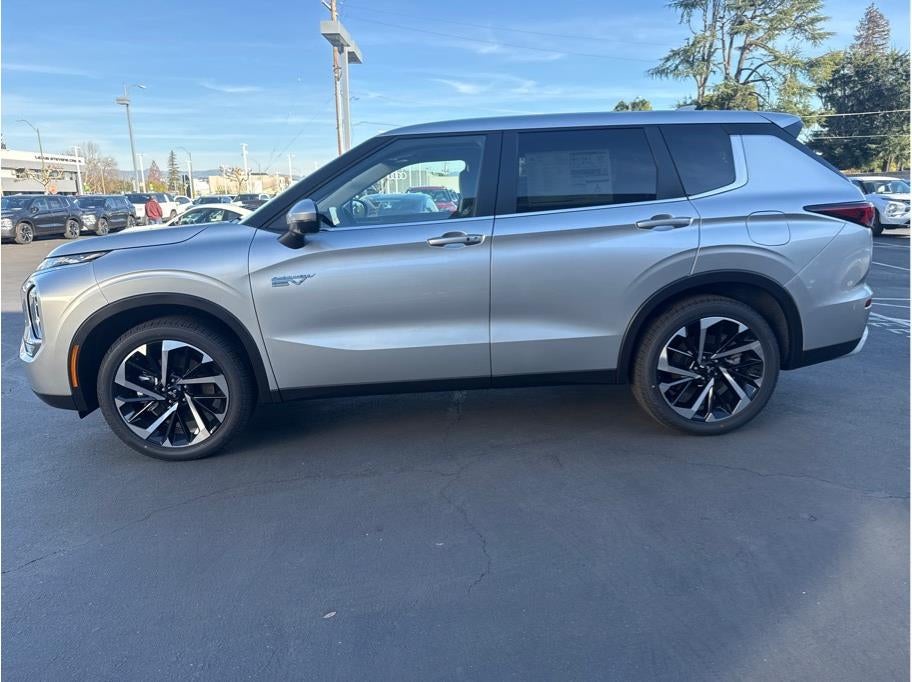 2025 Mitsubishi Outlander PHEV SE