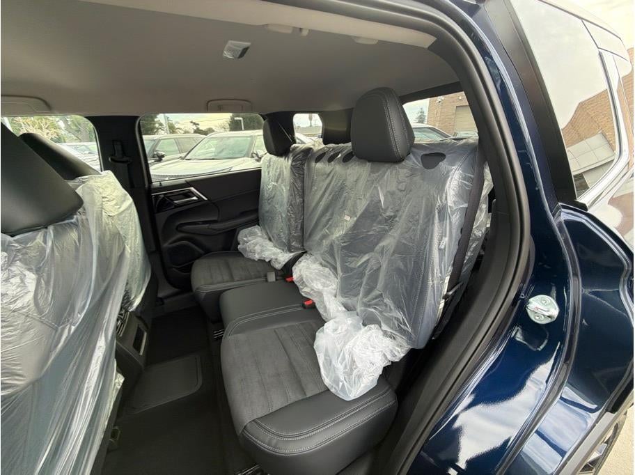 2025 Mitsubishi Outlander PHEV SE