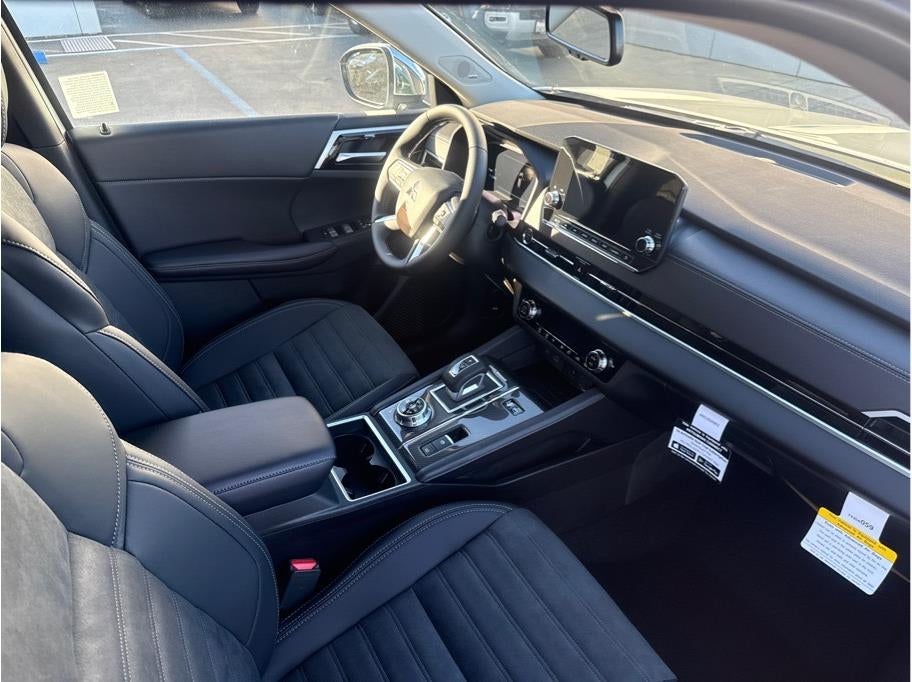 2025 Mitsubishi Outlander PHEV SE Tech Package