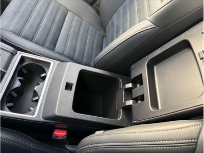 2025 Mitsubishi Outlander PHEV SE