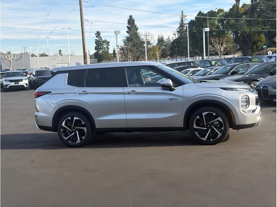 2025 Mitsubishi Outlander PHEV SE