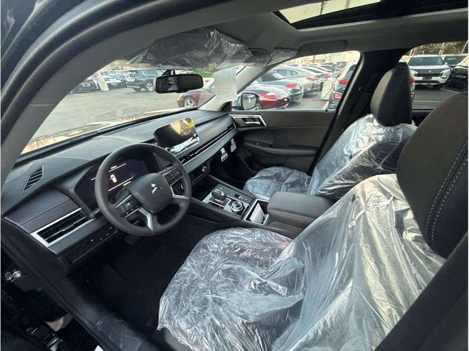 2025 Mitsubishi Outlander PHEV SE Tech Package