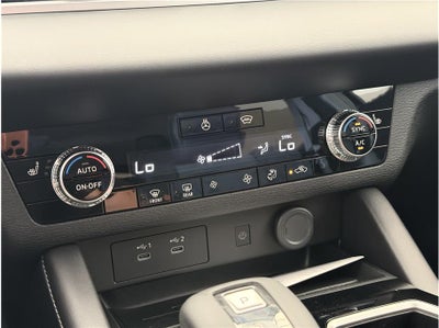 2026 Mitsubishi Outlander PHEV SE