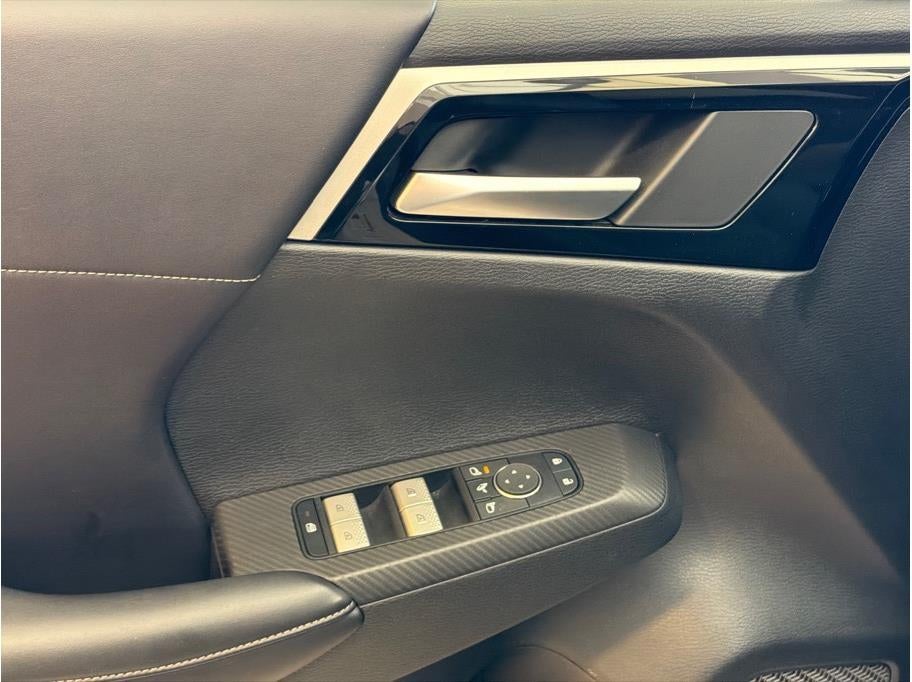 2024 Mitsubishi Outlander PHEV SE Sport Utility 4D