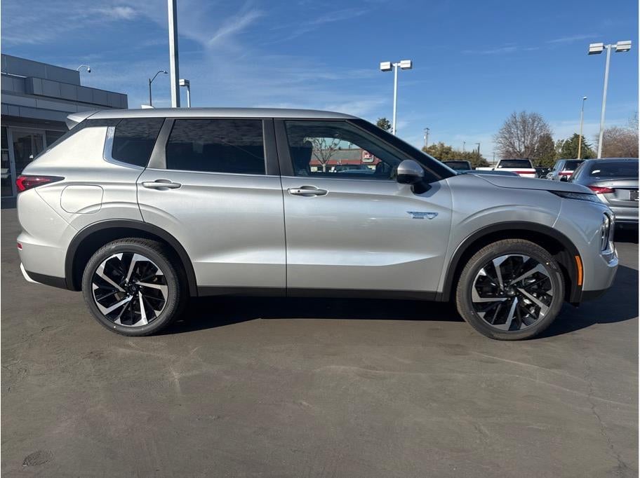 2025 Mitsubishi Outlander PHEV SE Tech Package