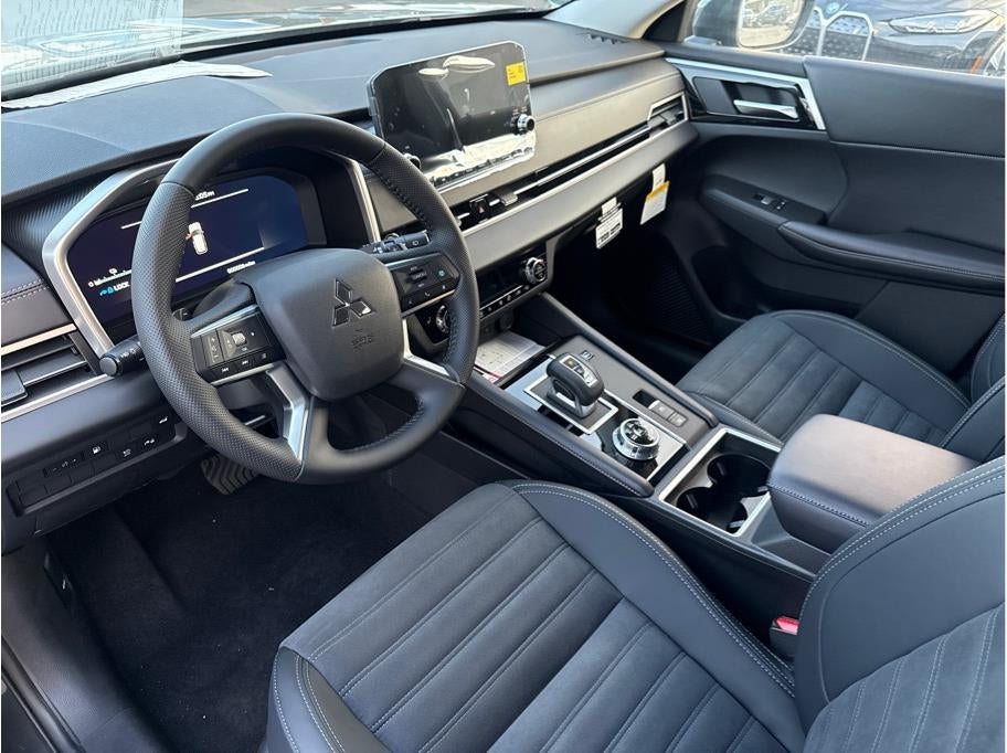 2025 Mitsubishi Outlander PHEV SE