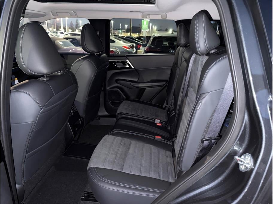 2025 Mitsubishi Outlander PHEV SE Tech Pacakge