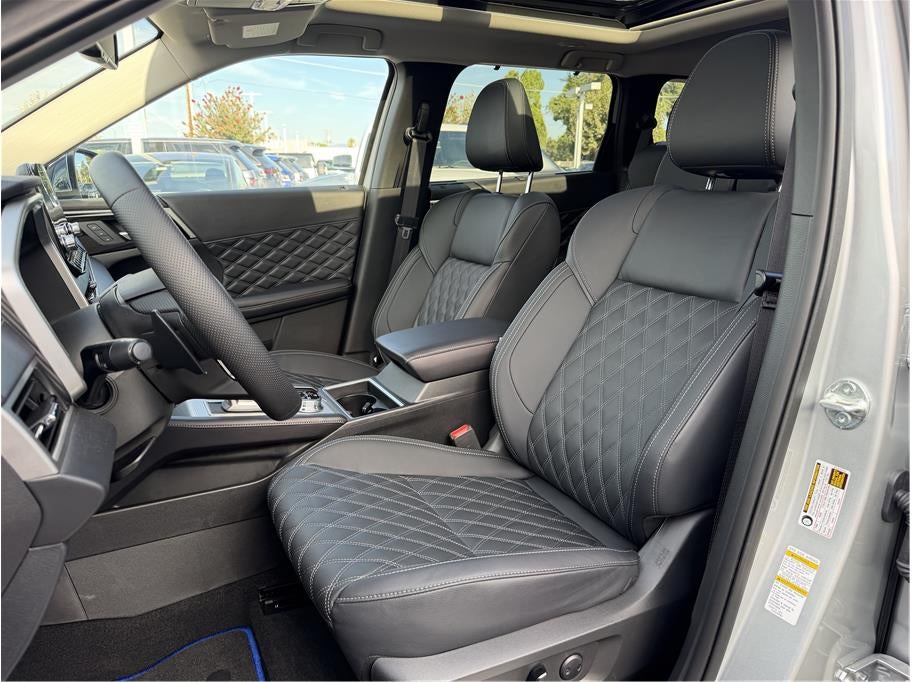 2025 Mitsubishi Outlander PHEV SEL Sport Utility 4D