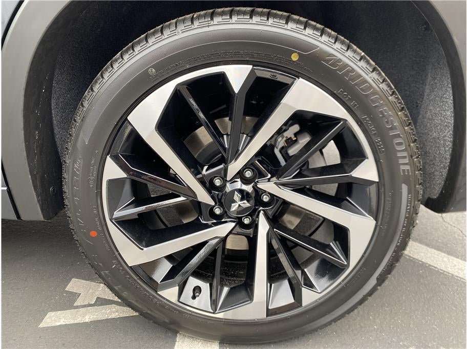 2025 Mitsubishi Outlander PHEV SEL