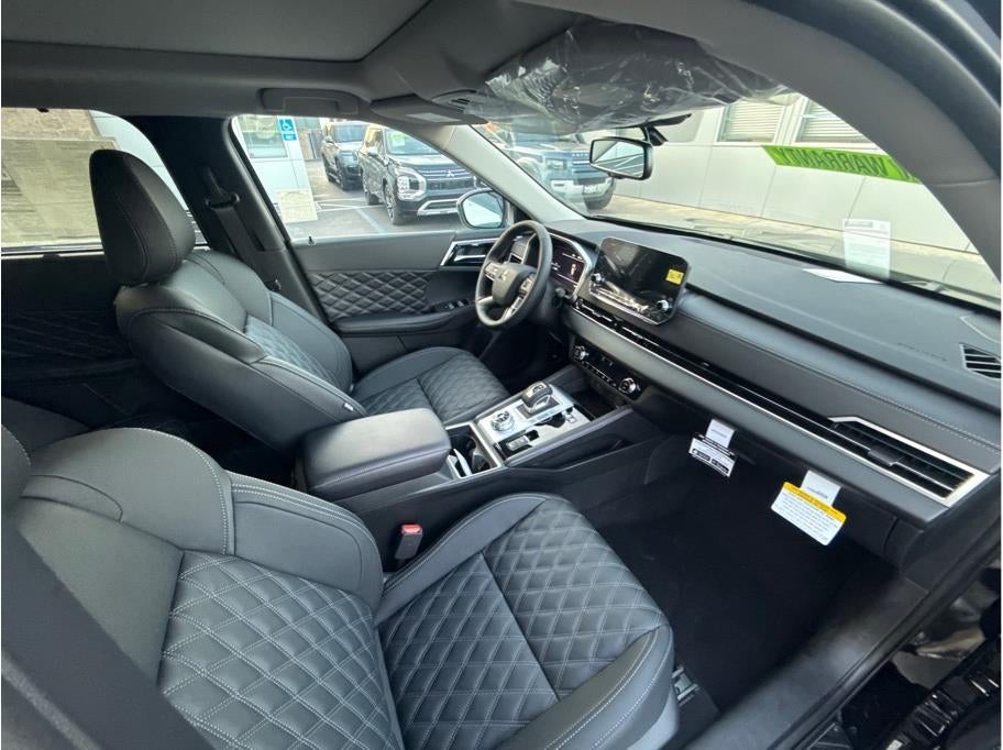 2025 Mitsubishi Outlander PHEV SEL