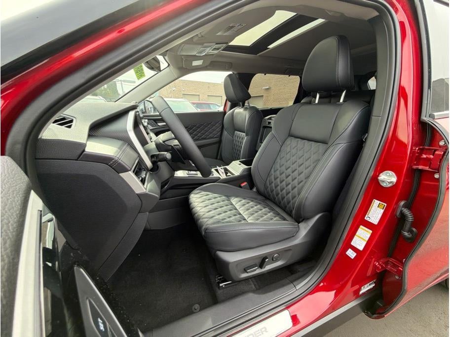 2025 Mitsubishi Outlander PHEV SEL