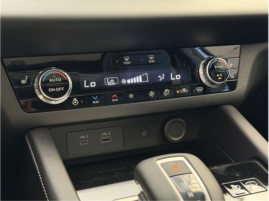 2025 Mitsubishi Outlander PHEV SEL Sport Utility 4D