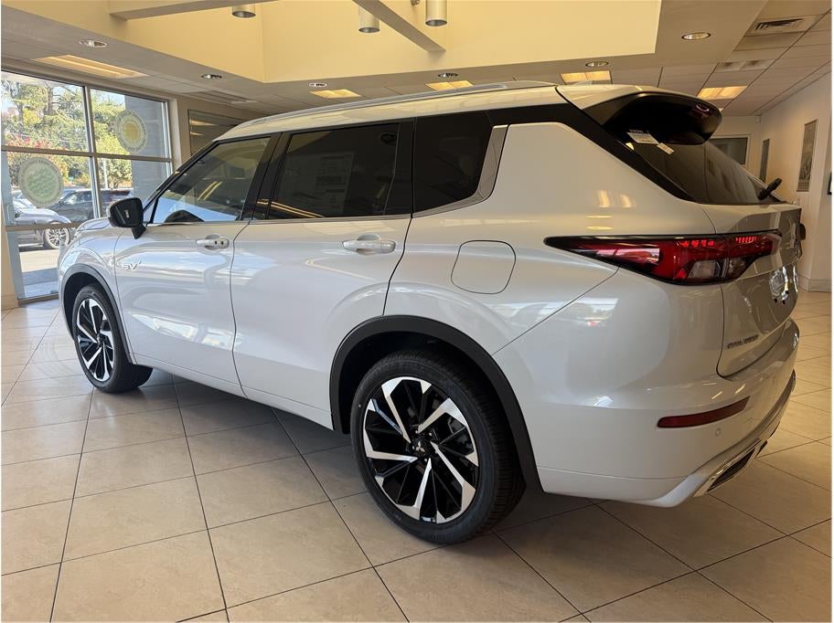 2025 Mitsubishi Outlander PHEV SEL Sport Utility 4D