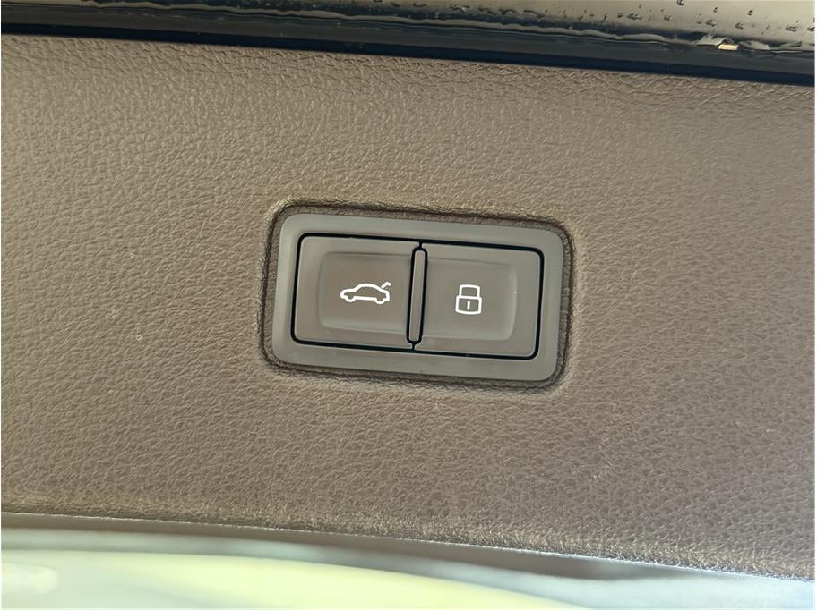 2019 Audi Q7 45 TFSI Premium Sport Utility 4D