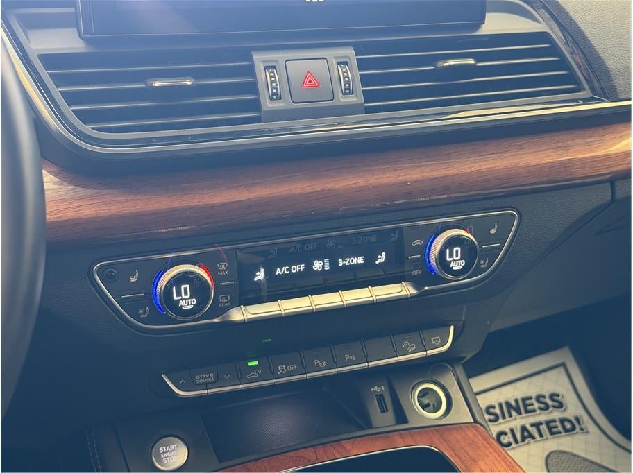 2021 Audi Q5 55 TFSI e Prestige Sport Utility 4D