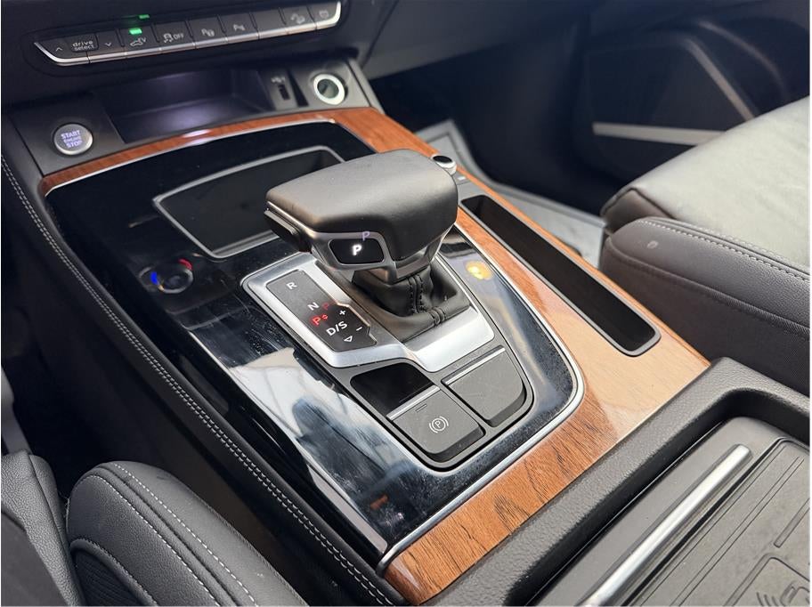 2021 Audi Q5 55 TFSI e Prestige Sport Utility 4D