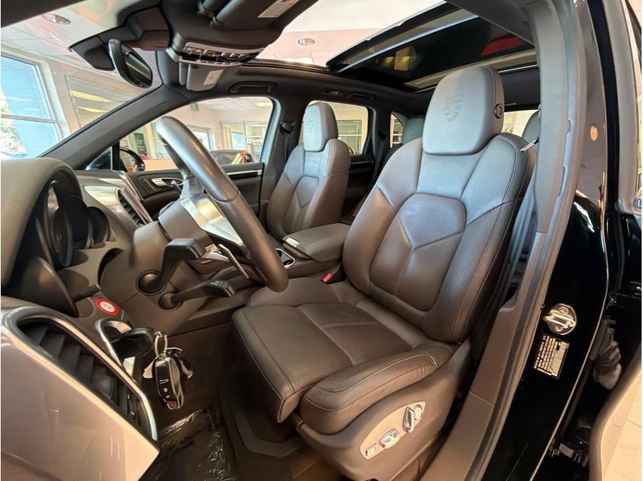 2017 Porsche Cayenne Platinum Edition Sport Utility 4D