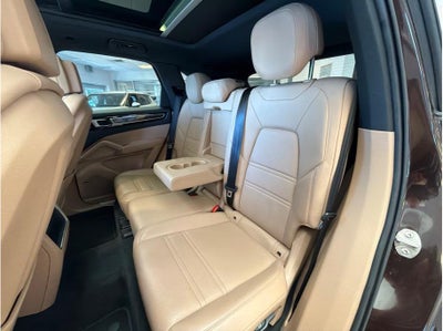 2022 Porsche Cayenne Platinum Edition Sport Utility 4D