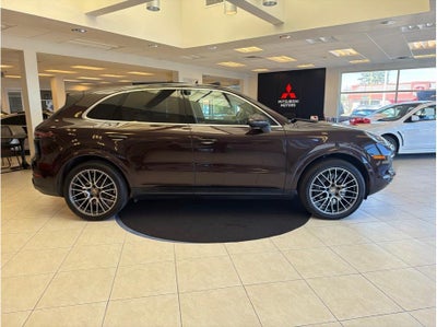 2022 Porsche Cayenne Platinum Edition Sport Utility 4D