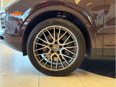 2022 Porsche Cayenne Platinum Edition Sport Utility 4D