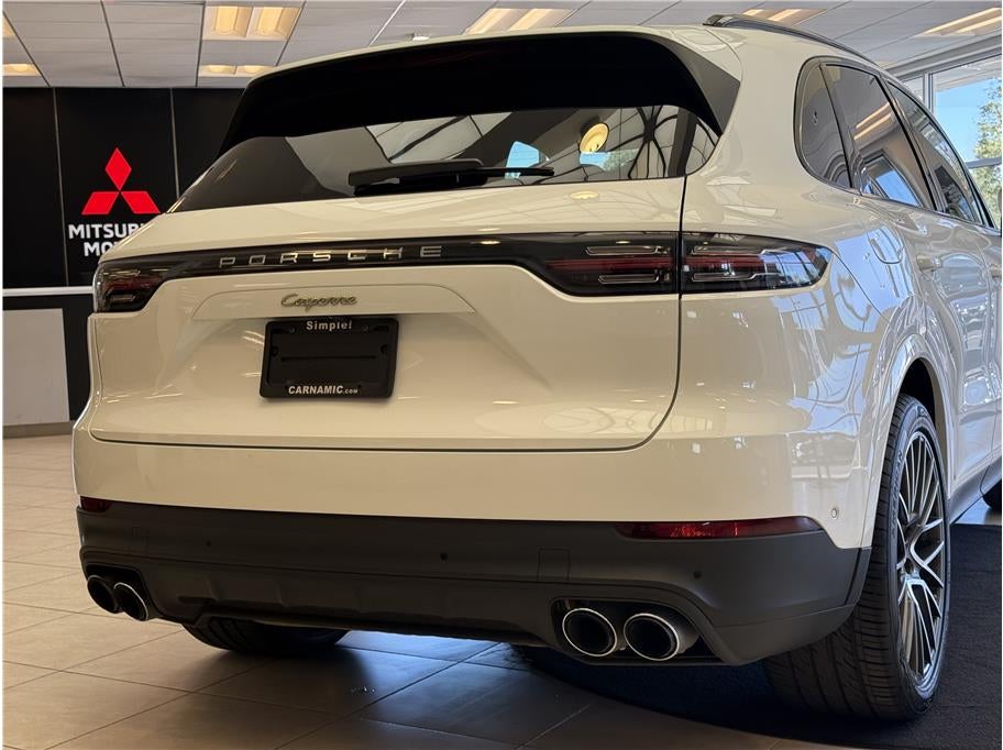 2022 Porsche Cayenne E-Hybrid Sport Utility 4D