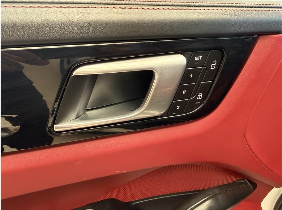 2022 Porsche Cayenne E-Hybrid Sport Utility 4D