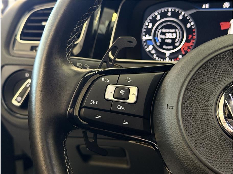 2018 Volkswagen Golf R Hatchback Sedan 4D