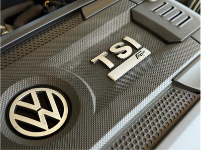 2018 Volkswagen Golf R Hatchback Sedan 4D