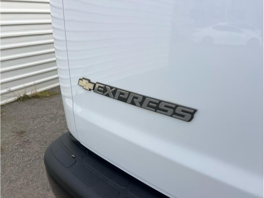 2017 Chevrolet Express 2500 Passenger LS Van 3D