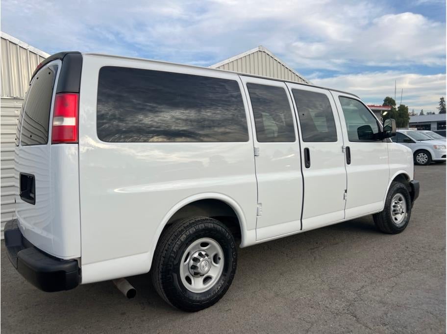 2017 Chevrolet Express 2500 Passenger LS Van 3D