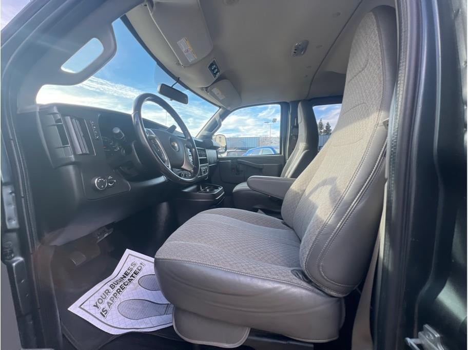 2017 Chevrolet Express 2500 Passenger LS Van 3D