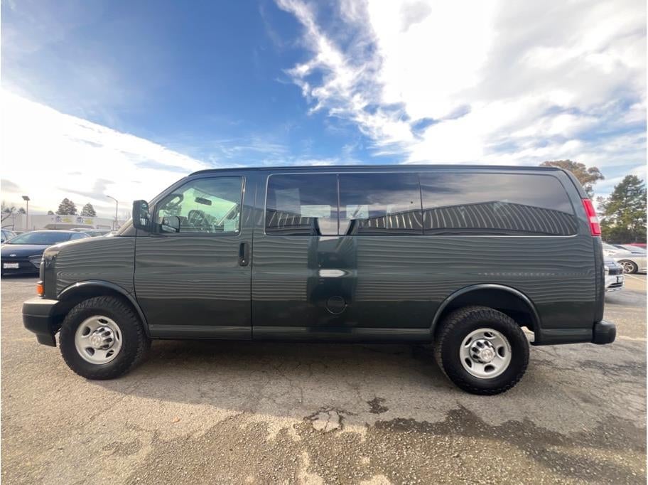 2017 Chevrolet Express 2500 Passenger LS Van 3D