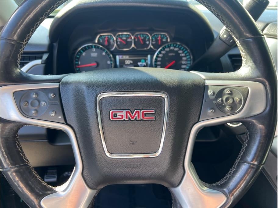 2017 GMC Yukon XL SLT Sport Utility 4D