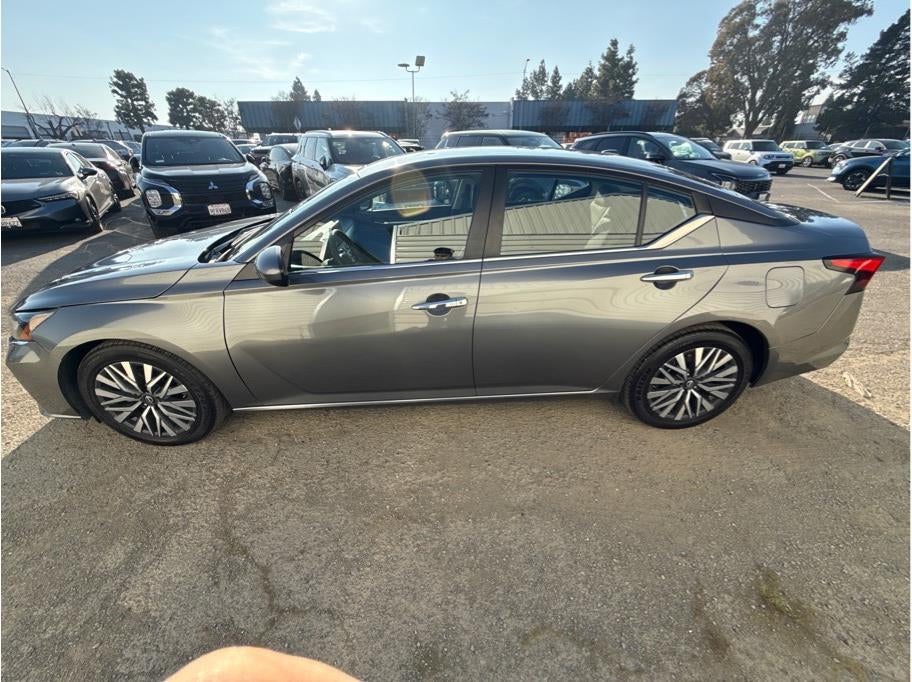 2023 Nissan Altima 2.5 SV Sedan 4D