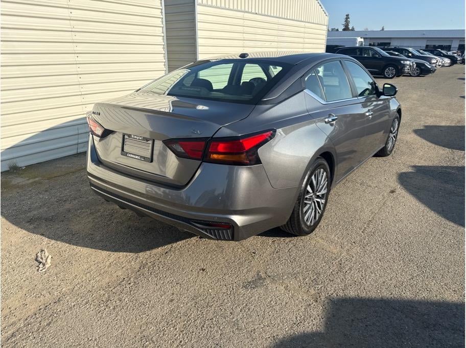 2023 Nissan Altima 2.5 SV Sedan 4D