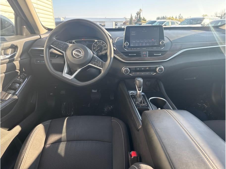 2023 Nissan Altima 2.5 SV Sedan 4D