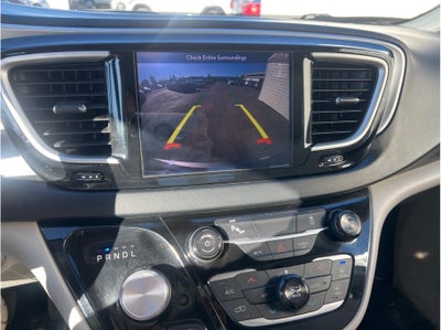 2018 Chrysler Pacifica Hybrid Touring L Minivan 4D