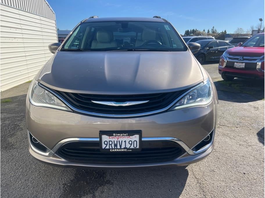 2018 Chrysler Pacifica Hybrid Touring L Minivan 4D