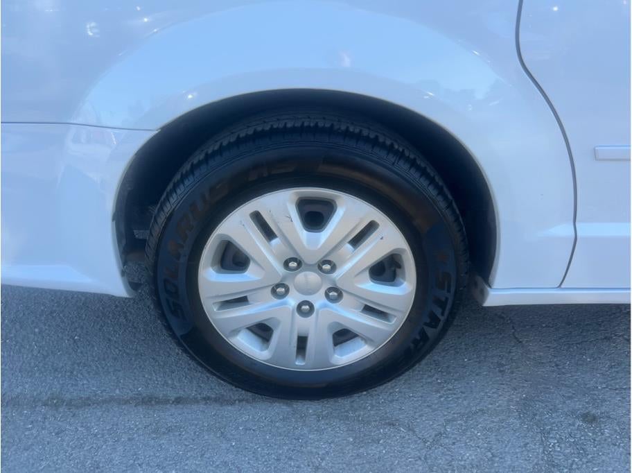 2017 Dodge Grand Caravan Passenger SE Minivan 4D