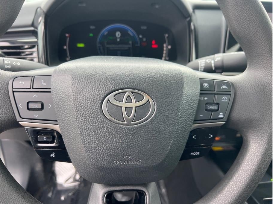 2025 Toyota Camry LE Sedan 4D