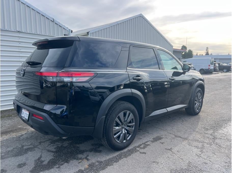 2024 Nissan Pathfinder S Sport Utility 4D