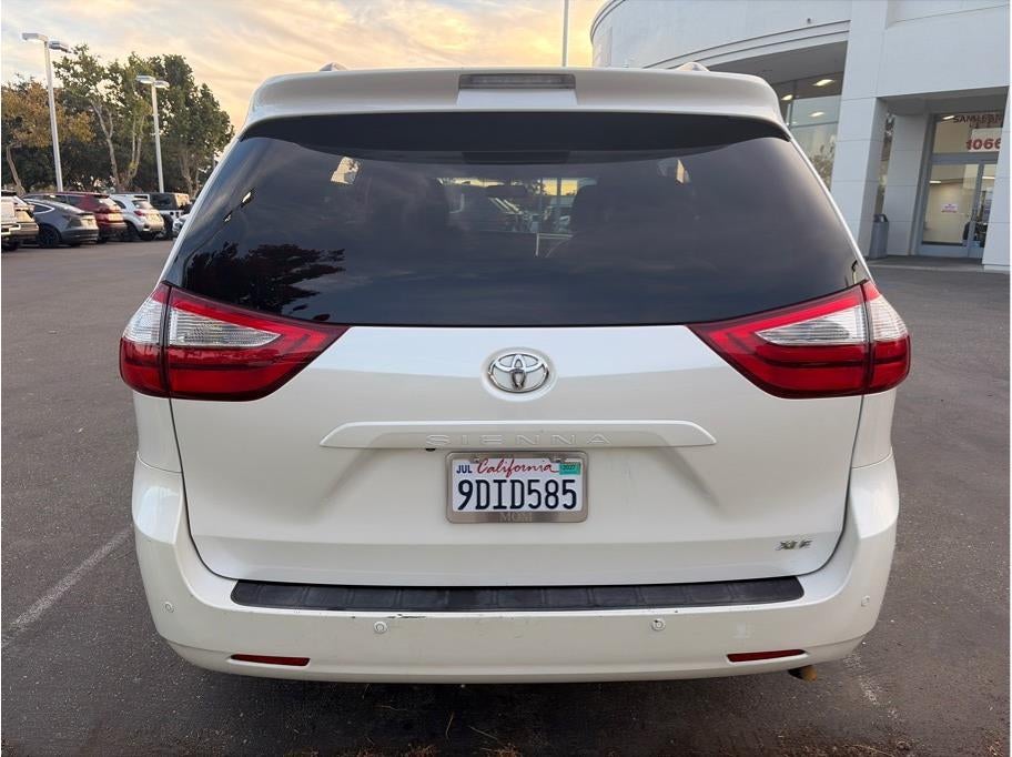 2015 Toyota Sienna XLE Minivan 4D
