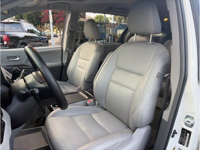 2015 Toyota Sienna XLE Minivan 4D