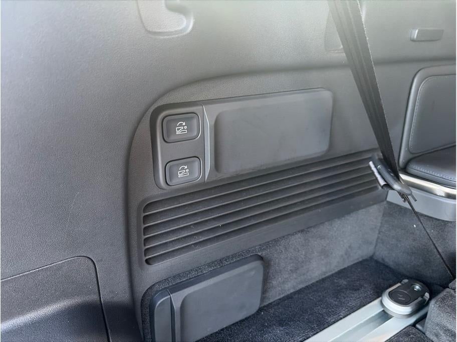 2024 Rivian R1S Quad Large Sport Utility 4D