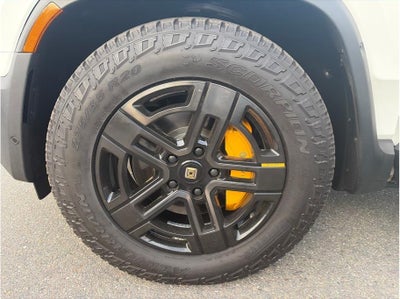 2024 Rivian R1S Quad Large Sport Utility 4D