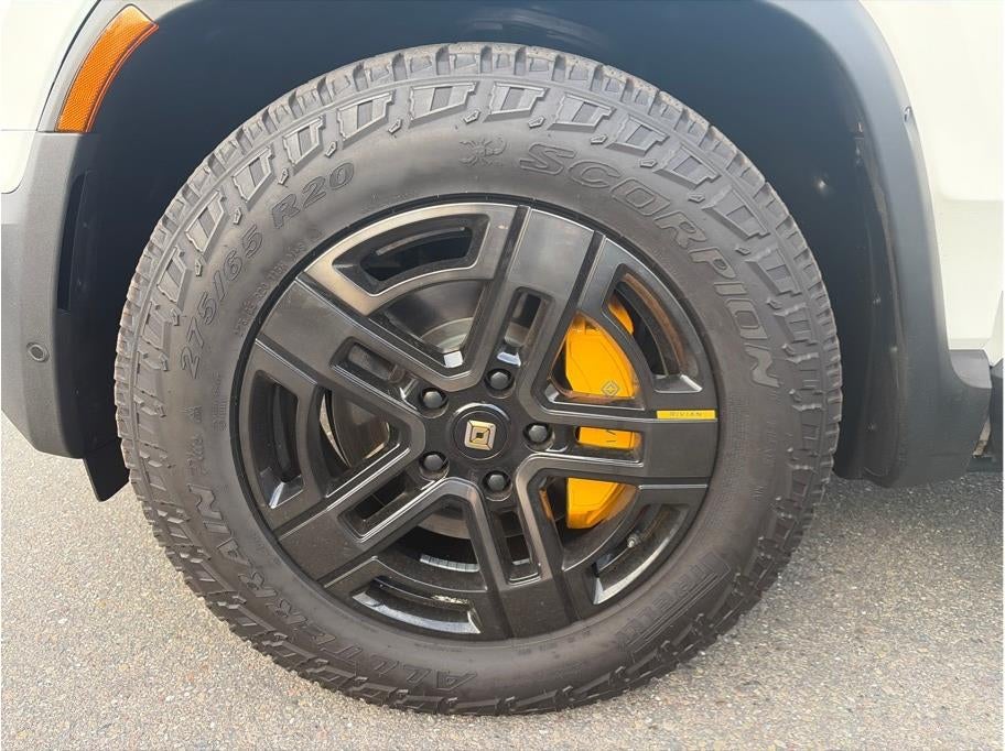 2024 Rivian R1S Quad Large Sport Utility 4D
