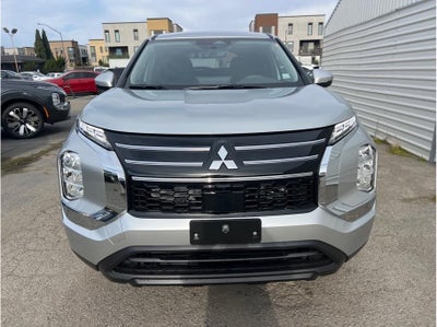 2026 Mitsubishi Outlander ES